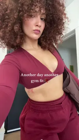 Today’s gym fit (active rest day + I’m on my period so we’re staying comfy) #gymfit 