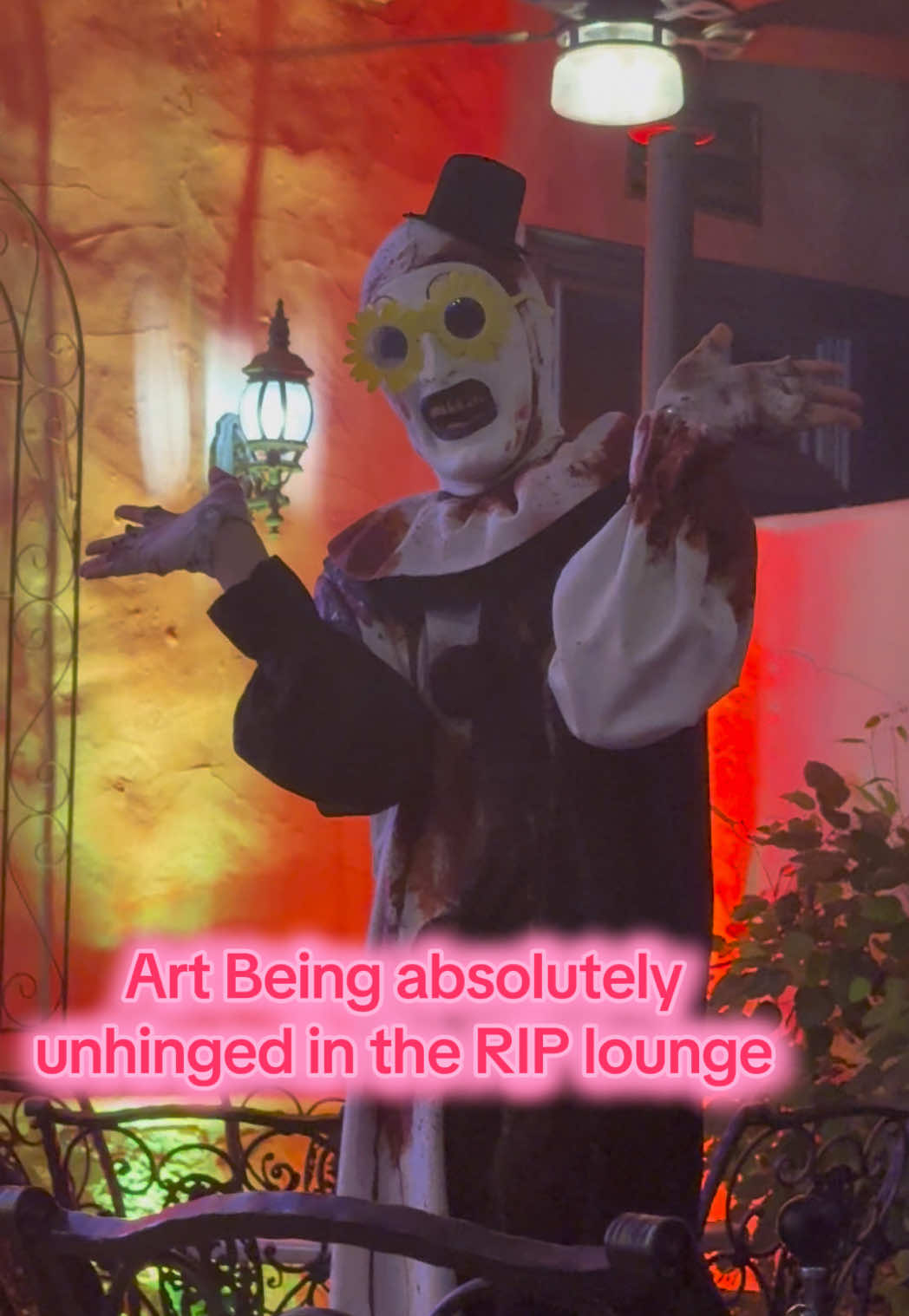 The Bi icon of the century🖤 #hhn #horrornights #arttheclown #terrifier #halloweenhorrornights 