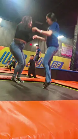 #sali volando disfrutando con mis hijos 