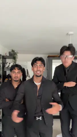 We love a lil transition man 😜😜 @Yusuf boota @Zidan #fyp #wedding 