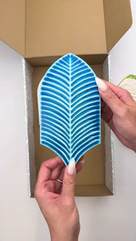 Handmade vibes, feather-light style 🪶 Our Plume Ceramic Tiles are the glow-up your kitchen & bath need. Which color are you picking—Cream, Jade, Sky Blue, or Gold? 👀✨ 