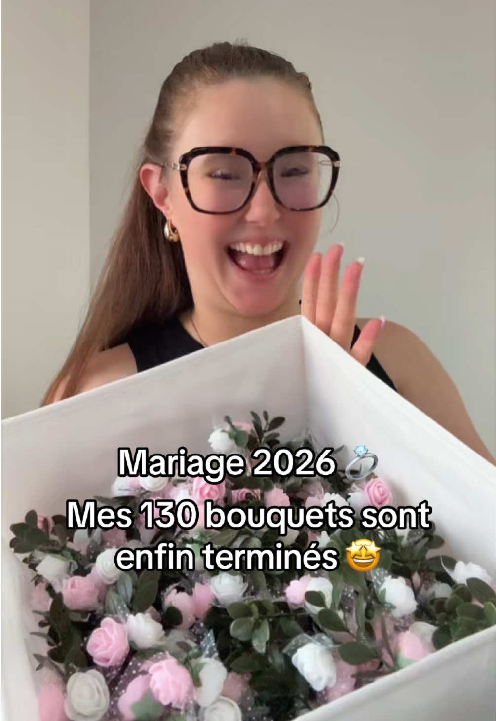 La satisfaction quand tu as enfin fini tes 130 bouquets pour tes serviettes de table 🤩  #mariage2026 #organisationmariage #mariage #decorationmariage #budgetmariage 