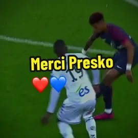 Thank you for everything, Kimpembe! 🫶🇫🇷 #Ligue1Mcdonalds #Ligue1 #SportsTiktok #FootballEdit #Kimpembe @psg @yanis.2y 