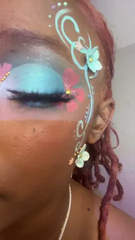 I really just wanted an excuse to do this look again lol #fyp #makeupinspo #smallmua #CreativeMakeup #bloomwinx 