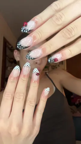SHORT NAILS??? 🤭🤭 #fyp #nalis #nailtech #nailart #transition 