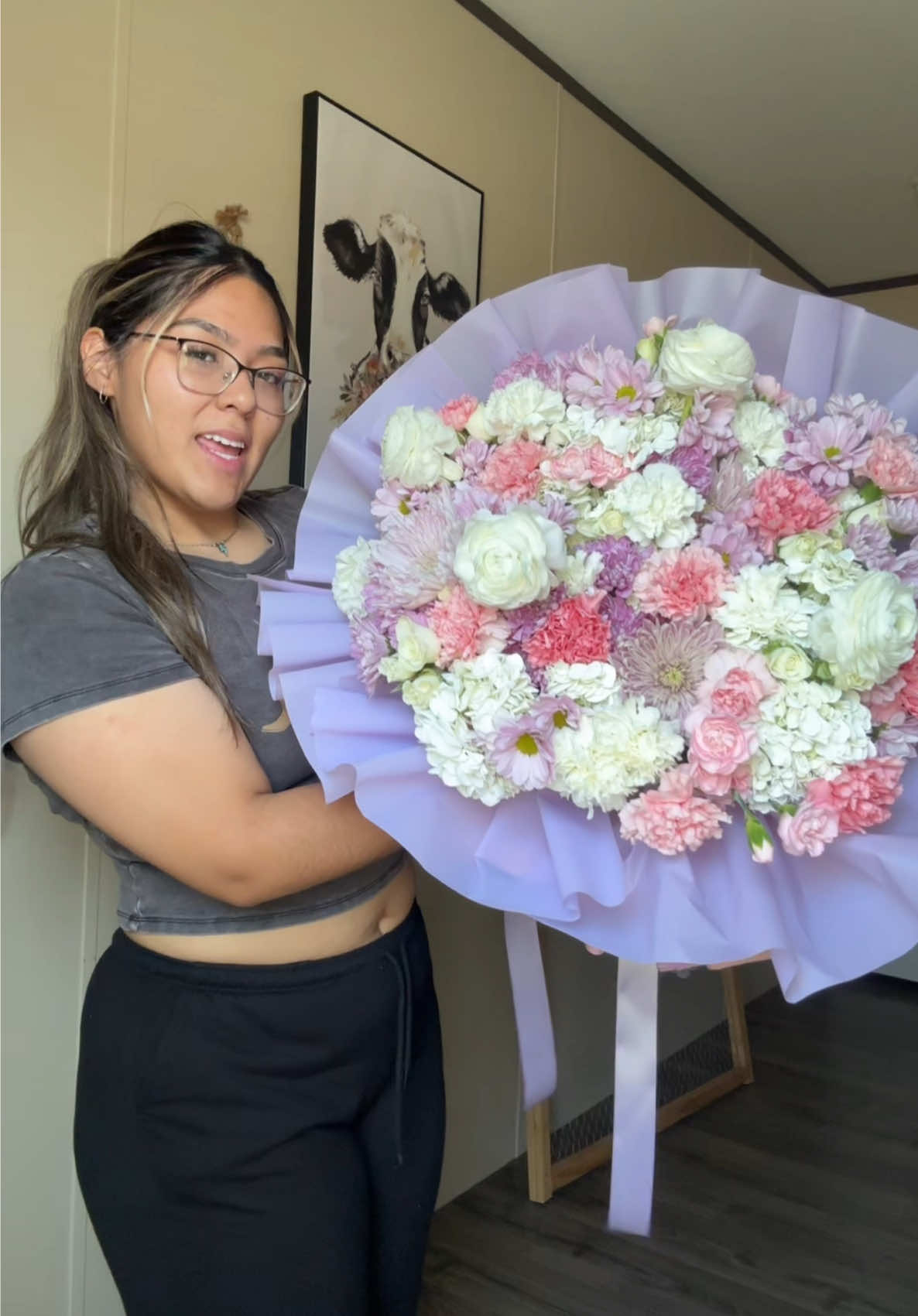 the right way to show off your work😝😂 #agavexpoms #agavexflowers #ramobuchon #floristsoftiktok #bailando 