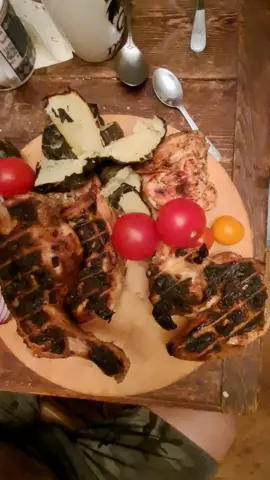 Hamuba sült pupuka, meg rácson sült csírke