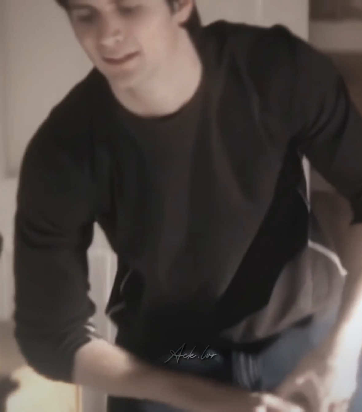 #NATHANSCOTT; he's so 🫦 in the intro scene    - ib/ac: imayastvn - scps: 2s0ul, blairlcnaga #nathanscottedit #onetreehill #fyp #edit nathan scott edit one tree hill edit james lafferty edit 