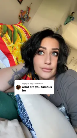 Replying to @Ray 🙏🏻🤣 #famous #funny #lol #fyp #podcast 
