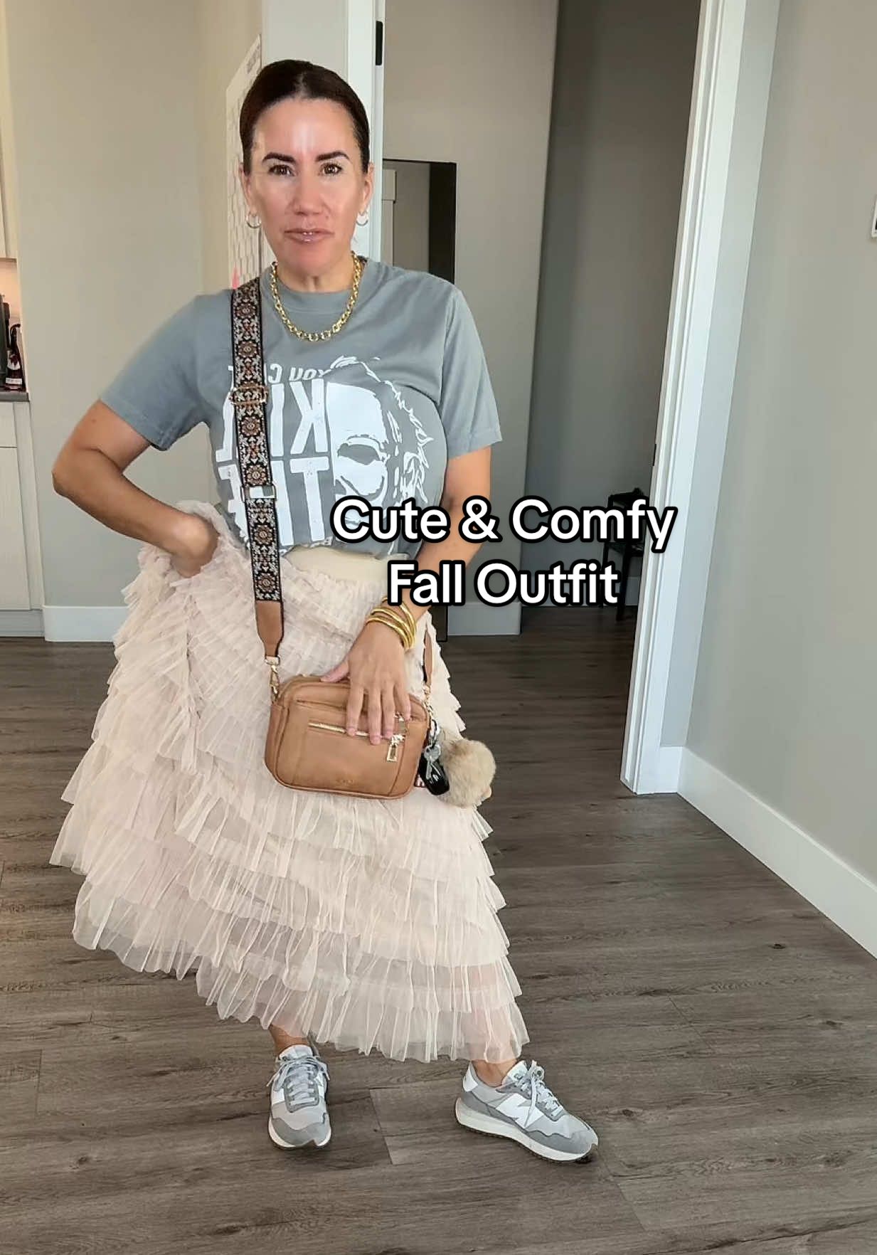 Comfy cute fall outfit that your gonna live in  #comfyoutfit #falloutfits #fallfashion #graphicteeoutfit #fashionover40 