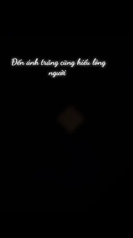 A à  . Từ khi e quyết định rời xa a là ngày mà con tim e tan nát . Trái tim e tổn thương như  màu của ánh trăng vậy . Mình xa nhau bao nhiêu ngày rồi e ko còn nhớ nữa mà tại sao tim e vẫn nhuộm màu của ánh trang ngày 7/9/2025 vậy. Mong rằng nhìn ánh trăng a sẽ biết e đau ntn . A biết vì sao ngta gọi ánh trăng và ánh mặt trời mà ko gọi là cung trăng hay cung mặt trời ko??? Vì 2 vật thể này là 2 vật thể chiếu sáng cho nhân loại nhưng lại luôn phải chịu cô đơn như là e vậy đó , bởi vậy tên của e luôn đứng trước 2 vật thể này ko bao giờ tách , cũng như cuộc đời của e y như chúng vậy đó 🥺🥺🥺 đau lắm