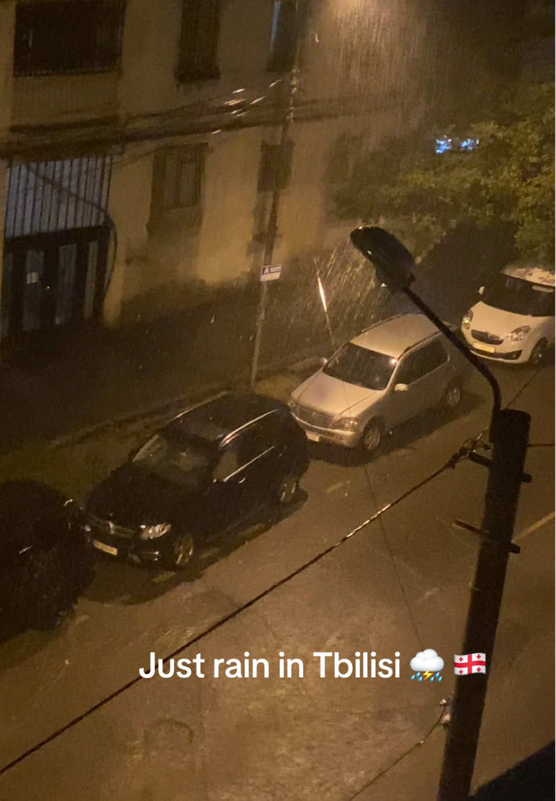 This may seem very strange, but when it rains in Georgia, I always see rivers of rain 😀🤔#travel #georgia🇬🇪 #tbilisi #rain #georgia 