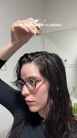 caramba faz tempo em que eu não posto rotina pós lavar o cabelo 😭💫 produtos que uso no vídeo:  @kerastase_official elixir ultime  @kerastase_official serum filler foundamental première  @pantenebrasil tônico  escova secadora spice shine @mondialbr link nos destaques insta  @pantenebrasil óleo milagroso  #asmr #cabelo #autocuidado #girls #rotinacapilar 