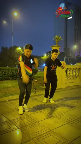 ✨️Un gusto compartir pasitos⚡️! todo un  crack mi bro! 🕺  @robyns @Johana Vásquez♡.🥳🎶 con tu estilo único  que te caracteriza,  vamos por más pasitos como estas! 💥. #salay #salaychallenge #salaymundial🇧🇴🇵🇪🇺🇸🇪🇸🇧🇷🇫🇷🇨🇱 #salayboliviano🇧🇴🇧🇴🇧🇴🎵🎧🎤🎶🕺💃 #salayboliviafiliallima 