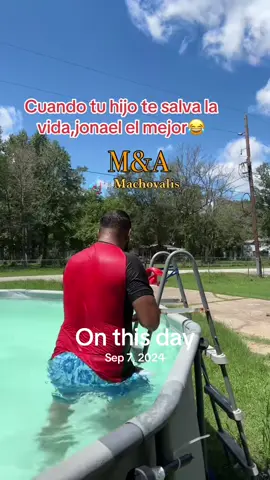 Cuando tienes un hijo como cómplice #couple #humor #couplecomedy #coupletiktoks #onthisday 