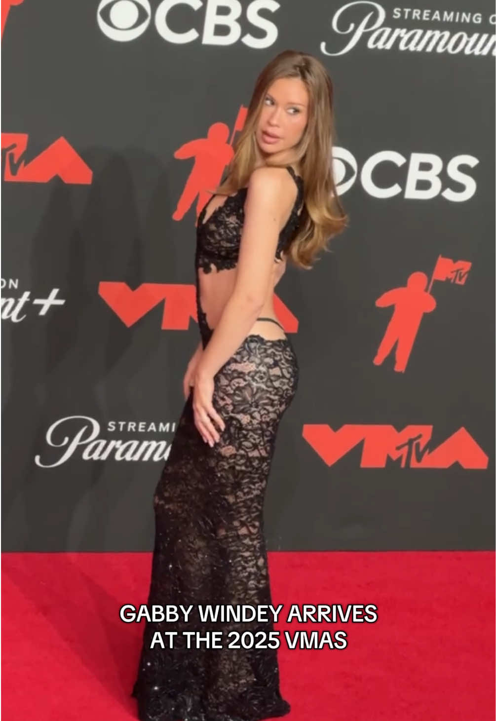 @Gabby making the #vmas carpet into a runway ❣️  #gabbywindey #redcarpet #fashiontiktok 