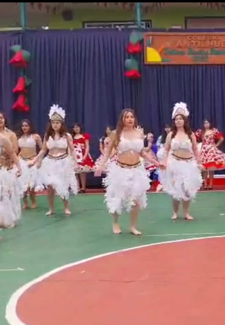 pongaseseriooo #chilena #colegio #rapanui #pascuense #18deseptiembre