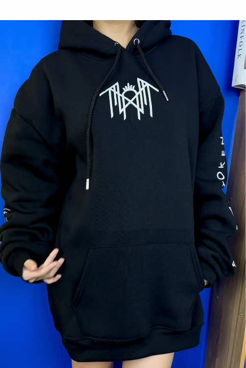 This hoodie that says what you won’t. A lyric for nights you can’t fake a smile 🥹🥹 #sleeptokenworship #sleeptoken #sleeptokeneveninarcadia #eveninarcadia #sleeptokenband 