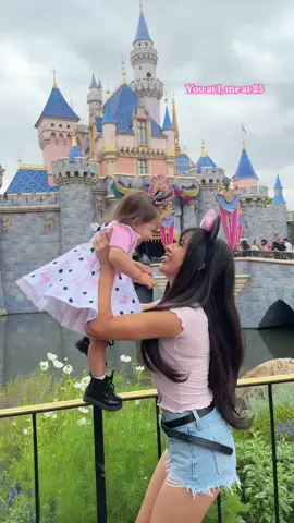 My bestie 🩷 #disneymom #disneybaby #momanddaughter