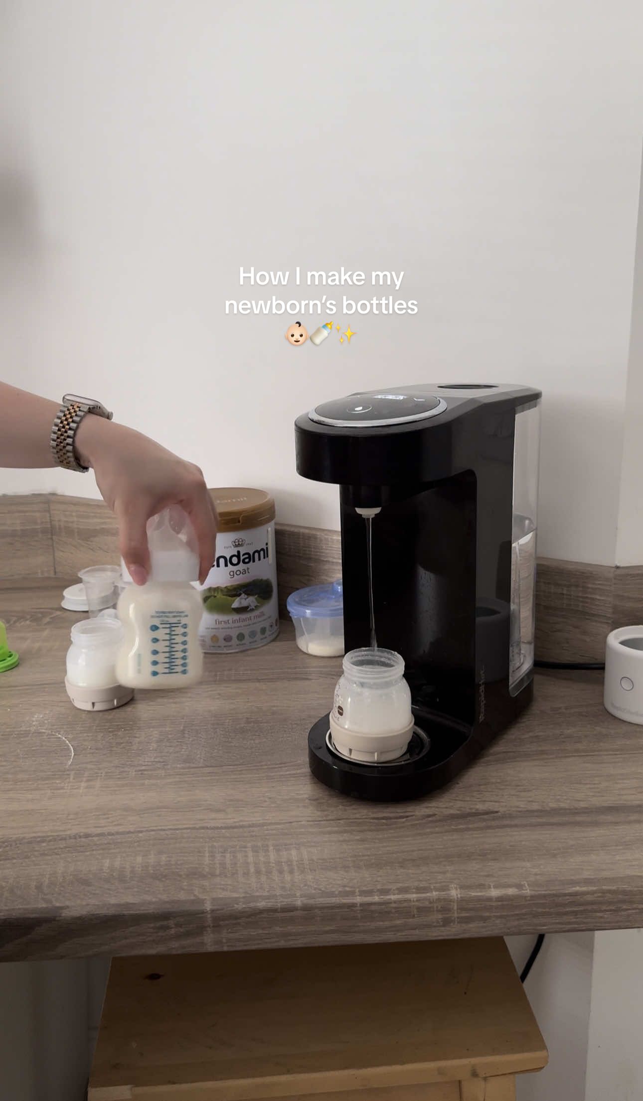 Only found out about the fridge method last week, what a game changer🙌🏻 #fyp #foryou #newborn #babybottles #mumsoftiktok 