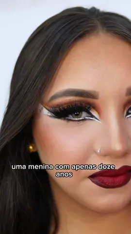 Ela tem apenas 12 anos e já arrasa com essa presença e essa beleza impressionante! Fiz uma produção especial pra valorizar ainda mais o olhar dela e a reação no final foi simplesmente inesquecível 💖✨ 📲WhatsApp para agendamentos e cursos: +351 969 026 635   #maquilhagemcigana #maquilhagem  #viralvideos #fyp #maquiagem                            