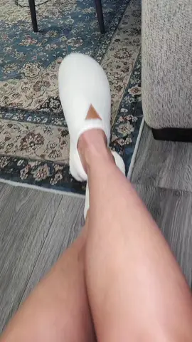 House Slippers #houseshoes #slippers #comfyslippers #tiktokshop 