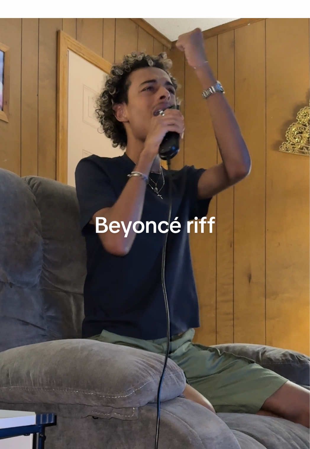 You say grandparents house I say MY CONCERT!  #fyp #beyonce #dubai #riff 