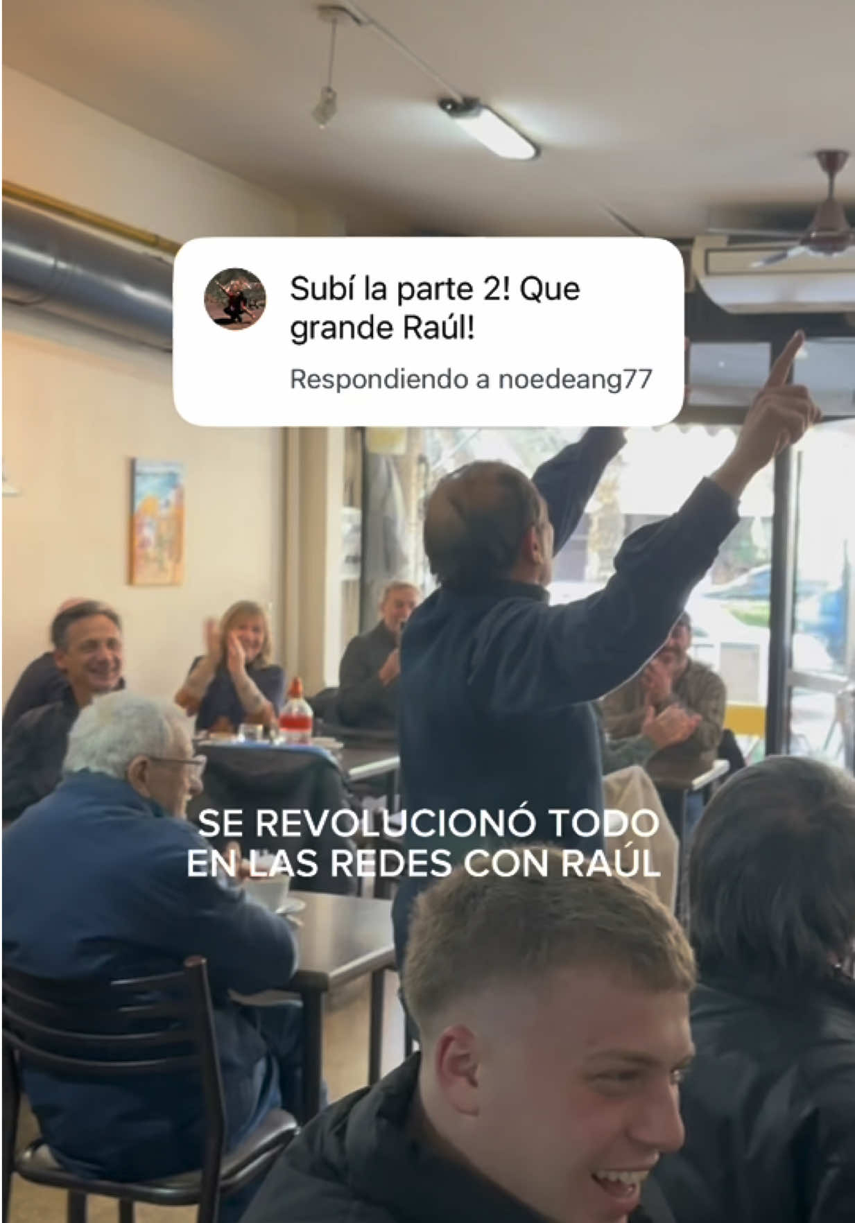 PARTE 2 La situación del Bar con Raúl revolucionó las redes en Rosario. qué tipazo! vuelvo en unos días y me encantaría volver al bar para invitarlo el 3 de Octubre al show, que dicen? 