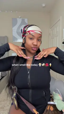 items in this video🌺:  soothing house oil - coconut cream pie  cyklar lotion - sacred santal  pink blush  billy eilish 