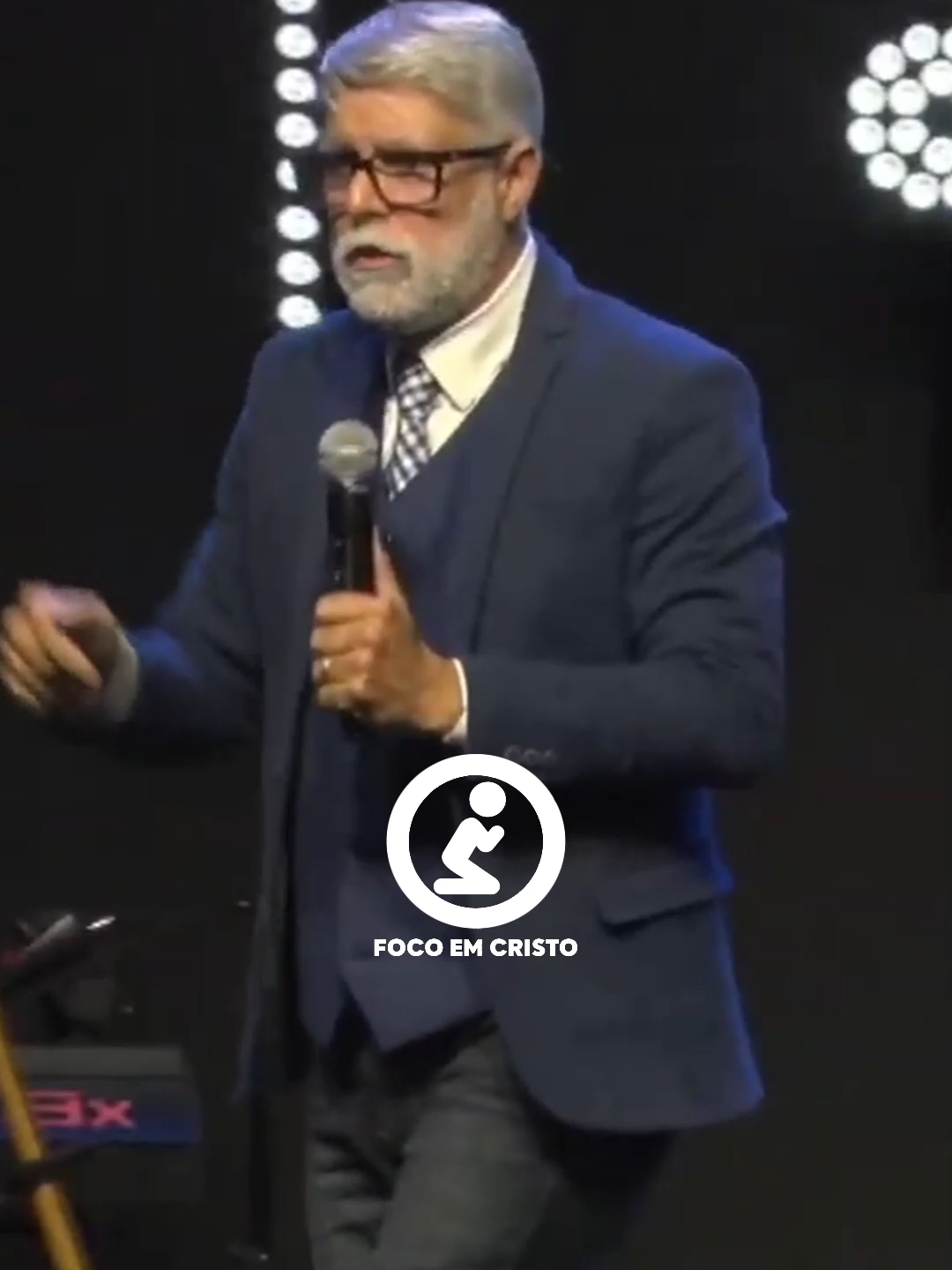 Pastor Claudio Duarte | Gente que abandona quando você erra, se afaste ✨ O Pastor Claudio Duarte nos lembra que pessoas de verdade permanecem ao seu lado até nos momentos de falha. Quem só está por perto quando você acerta, não merece caminhar com você. 🙌 Deus nunca te abandona, e Ele sempre levanta quem está disposto a recomeçar! 🌟 #PastorClaudioDuarte #PastorClaudioDuarteMensagem #PastorClaudioDuartePalavra #PastorClaudioDuarteReflexão #PastorClaudioDuarteForça #PastorClaudioDuarteFé #PastorClaudioDuarteDeusNoControle