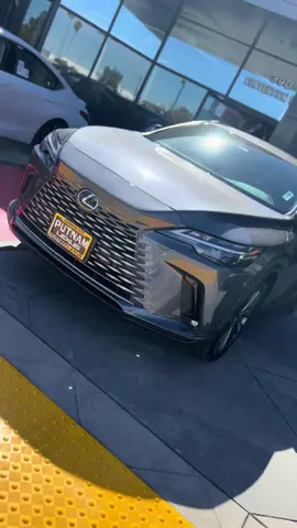 best mom and dad car duo (imo) #Lexus #lexusrx #lexustx #fyp #foryoupage @whatsername @se.fwdd @Limited @17 lexus nx 200t 🩶🐾 