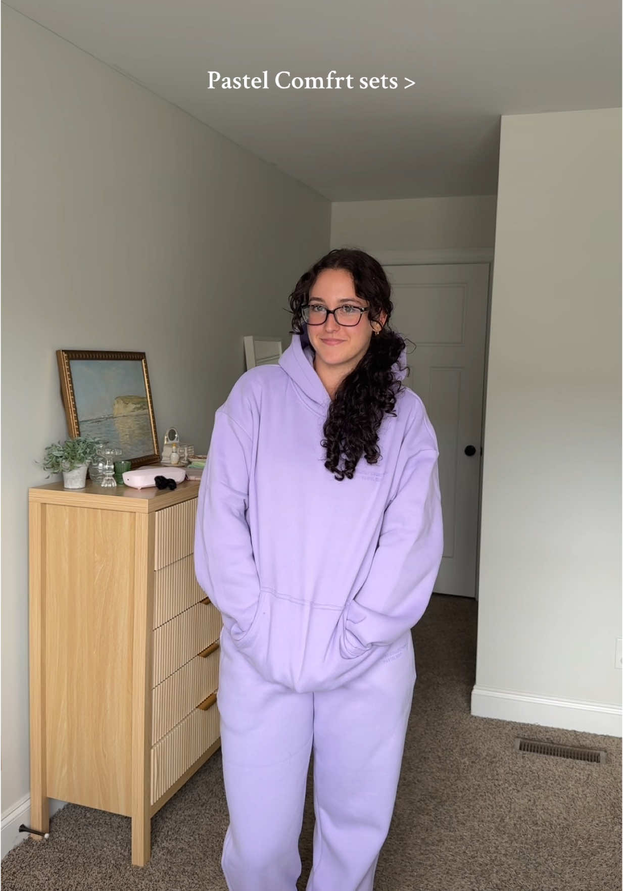 The comfiest hoodie out there!! Love the pastel purple! #comfrt #hoodie #loungewear #sweatshirt #fallfashion #falloutfits #tiktokshop #falldealsforyou @Comfrt 
