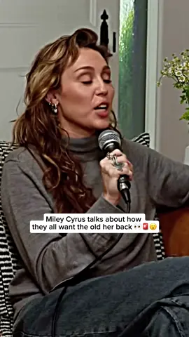 Do you all want the old her back too?  #mileycyrus #cyrusfamily #mileycyrusflowers #mileycyrusfans #mileycyrusedit 