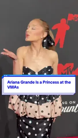 A literal princess. 🥹 #ArianaGrande looks stunning at the 2025 #VMAs. #vmas2025 #arianagrandefan #arianagrandeedits 