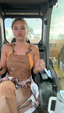 how I pull up to my hoe #fyp #demobarbie #bluecollar #CAT335 #demolition 