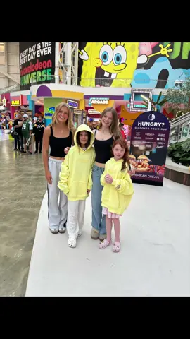 On our last night in Newark, we finally bumped into Jordan, Salish and Paiton. This was the whole reason we came. Jordan was so sweet to explain what happened yesterday and apologized. #americandreammall #salishmatter #jordanmatter #ninjakidz #sincerelyyours 