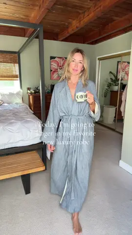 Everytime I go to a spa, I want to keep the robe.  I finally treated myself to a luxury robe at home. 🤗 100% Turkish cotton and comes in a few beautiful color options!  Treat yourself, or give this as a gift for the special woman in your life ❤️ #turkishcotton #robe #kimono #Home #womensclothing 