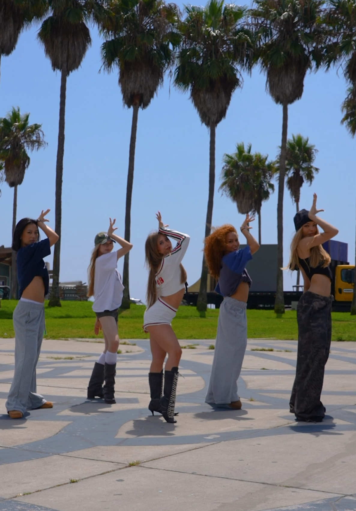 hiiii @GIRLSET 😍🙏🤗 #fyp #foryou #dance #GIRLSET #Commas 