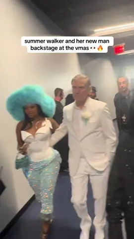 Idk what’s going on but I’m here for it. 🔥 #summerwalker #vmas #zaddy 