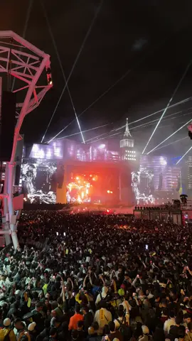 O show de Don Toliver no The Town foi simplesmente surreal! Um dos melhores do festival, fez o público sair literalmente do chão e entrar em transe coletivo.  #DonToliver #TheTown #SãoPaulo 