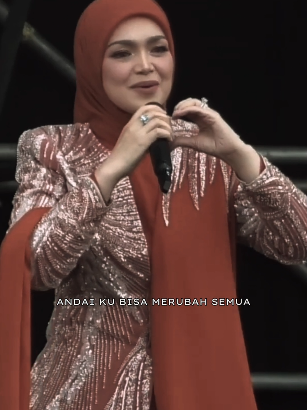 Bukan Cinta Biasa, Siti Nurhaliza Live at Pestapora 2025 #datositinurhaliza #ctdk #liriklagu #foryou 