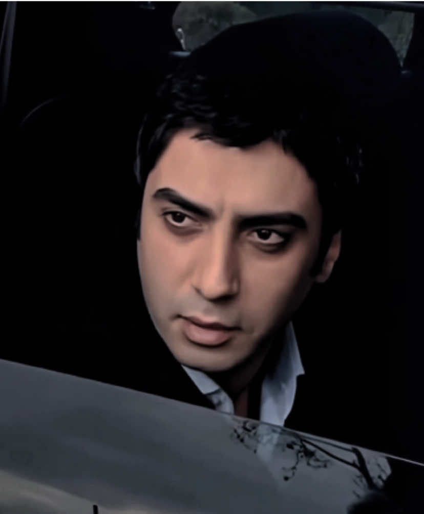 شو اسمك يا حلوه ..❤️‍🩹🥺.                  #kurtlarvadisi #polatalemdar #وادي_الذئاب #ذيب_وحيد 