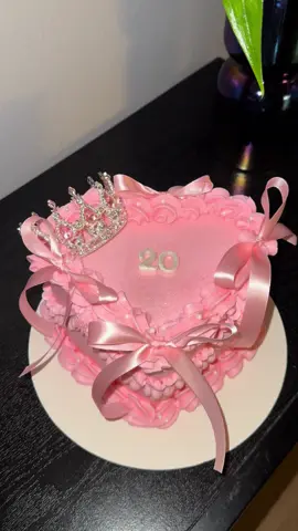 Bye teens, Hello twenties🎀 #20s #heartcake #birthdaygirl #spoiled #pink 