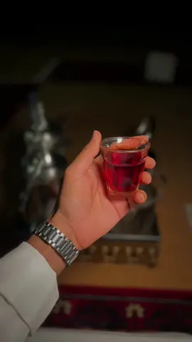 ياراسي افرح وانت لك طلعة فوق  من خلقتك فالوقت ياراس طايل لا يتعبك هم ولا يخطفك شوق  حتى لو انه عاملن بك عمايل لابار فيك اقريبن جعله العوق  دور على فرقاه والشك زايل والحلم لا ابطى كل مطرود ملحوق  ترى الدعاوي كلبوها سهايل..#شبل_الدواسر @ممدوح بن سعود #قوالب_ساري #شيلات #اكسبلور  #CapCut 