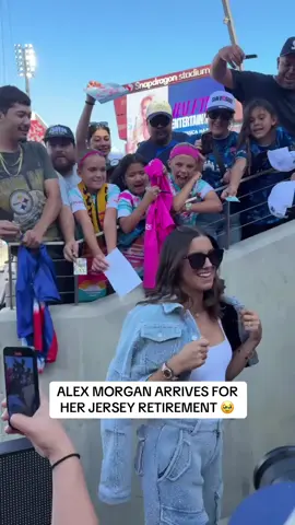 everyone watches Alex Morgan #goat #alexmorgan #sandiego 