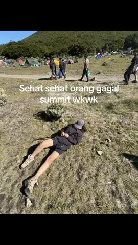“Yu remed lagi yu” #gedepangrango  #suryakencanagununggede  #gununggede2958mdpl 