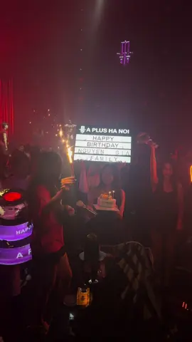 Ai đó hỏi tại sao lại đi club quẩy sinh nhật là đây ạ #aplushanoi #viral #xuhuong #sinhnhat 
