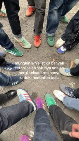 melestarikan tradisi ⚒️ #footballtogether #casualstyle #casualoutfits #adidasoriginals #fyp 