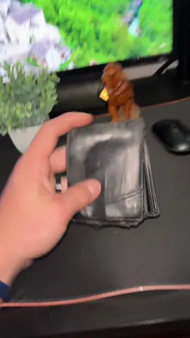 Can’t believe bro roasted me like that, lowkey though he was right, ts was busted.  Ended up replacing that busted wallet with this leather wallet by Uc leather #wallet #wallets #fashion #trending #leather 
