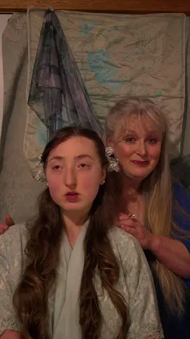 ⛵️Slipping through my fingers all the time... #MammaMia #MerylStreep #AmandaSeyfried #motherdaughter #mammamiamovie 